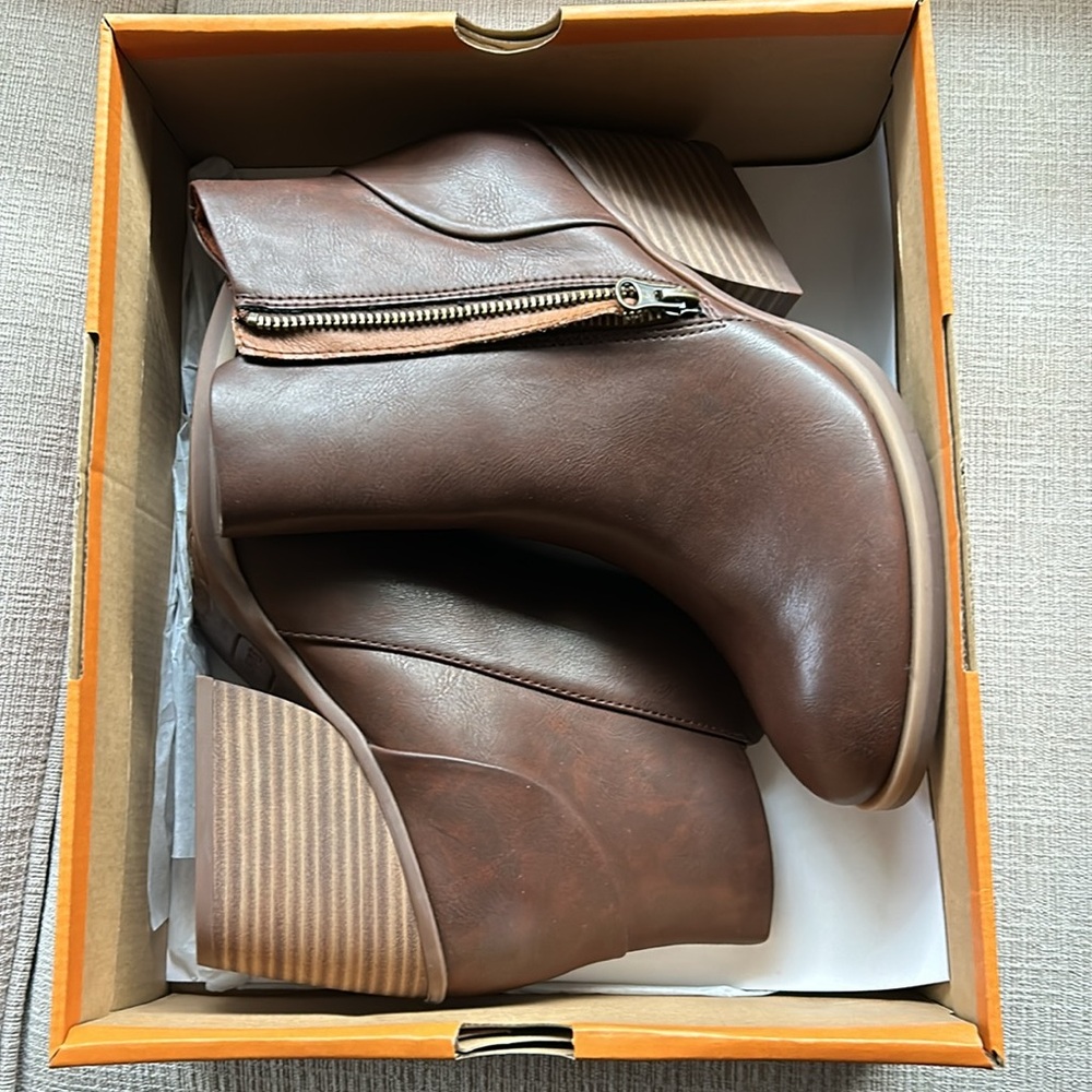 Korks Hattie Boot New With Box - image 6